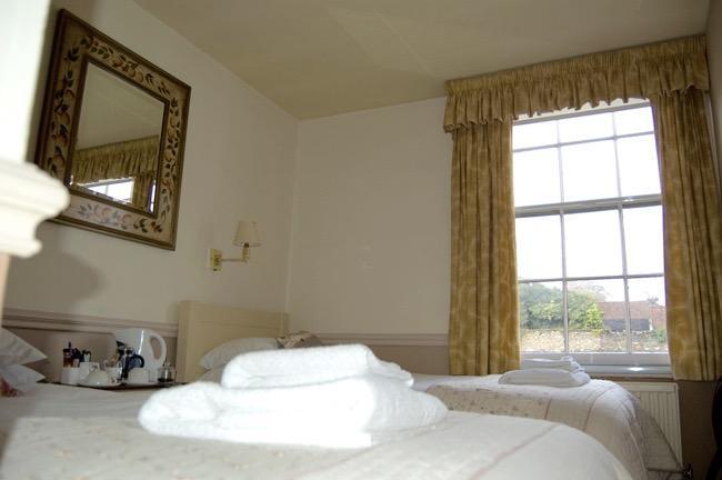 Whyte Harte Hotel เรดฮิลล์ ภายนอก รูปภาพ