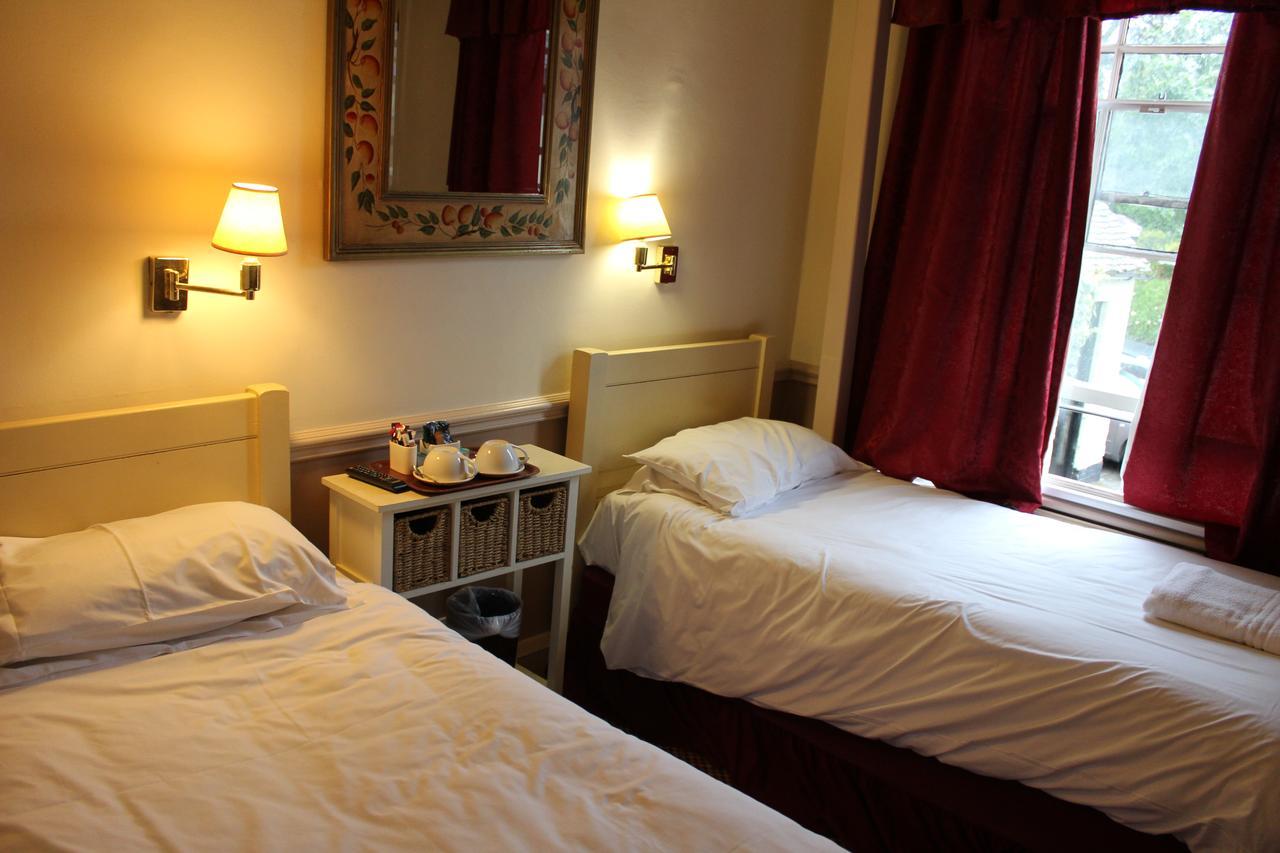 Whyte Harte Hotel เรดฮิลล์ ภายนอก รูปภาพ